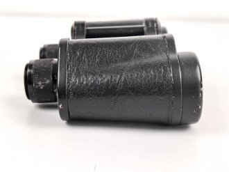 Dienstglas 6 x 30 der Wehrmacht. Hersteller Carl Zeiss Jena " Dienstglas" entfernt, neu beledert und lackiert. Gute Durchsicht, Strichplatte deutlich