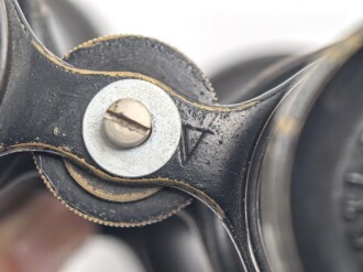 Ziviles Doppelfernrohr  " Opernglas" Markiert " Voigtländer & Sohn" Mitteltrieb läuft, gute Durchsicht.  Austrittsdurchmesser etwa 56mm. Befestigung des Mitteltrieb neuzeitlich "repariert"