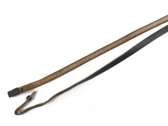 Trageriemen für ein Fernglas. Schwarzes Leder, Breite 9,5mm, Gesamtlänge 104cm