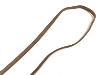 Trageriemen für ein Fernglas. Braunes Leder, Breite 9,4mm, Gesamtlänge 132cm