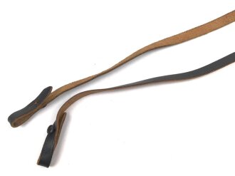 Trageriemen für ein Fernglas. Schwarzes Leder, Breite 9,2mm, Gesamtlänge 96cm