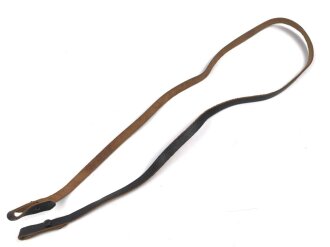 Trageriemen für ein Fernglas. Schwarzes Leder, Breite 9,2mm, Gesamtlänge 96cm