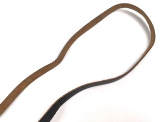 Trageriemen für ein Fernglas. Schwarzes Leder, Breite 9,2mm, Gesamtlänge 96cm