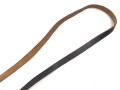 Trageriemen für ein Fernglas. Schwarzes Leder, Breite 9,2mm, Gesamtlänge 96cm