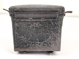 Kaiserreich und 1. Weltkrieg, lederner Behälter zum Doppelfernrohr 03 von Goertz Berlin. Guter Gesamtzustand