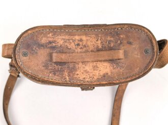 Großbritannien, Fernglasbehälter höchstwahrscheinlich aus der zeit des 2. Weltkrieg. Höhe 22cm, stark gebrauchtes Stück