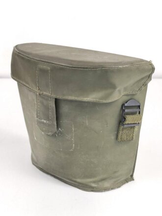 Fernglasbehälter aus grünem Kunststoff. Norwegen / Dänemark ?? Höhe 21cm, Breite 23cm. gebraucht