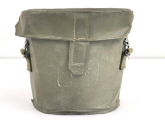 Fernglasbehälter aus grünem Kunststoff....