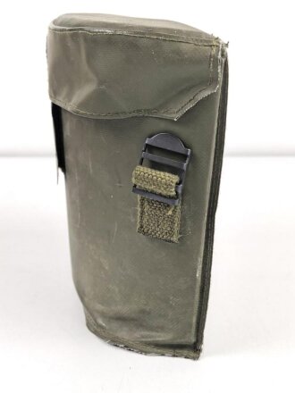 Fernglasbehälter aus grünem Kunststoff. Norwegen / Dänemark ?? Höhe 21cm, Breite 23cm. gebraucht