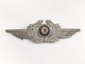 Luftwaffe, Kokarde mit Schwinge für die Schirmmütze . Aluminium