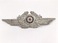Luftwaffe, Kokarde mit Schwinge für die Schirmmütze . Aluminium, ein Splint fehlt