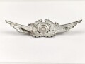 Luftwaffe, Kokarde mit Schwinge für die Schirmmütze . Aluminium, ein Splint fehlt
