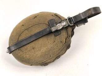 Feldflasche Wehrmacht, Ausführung 1 Liter, gebraucht, ungereinigt, defekt