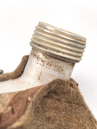 Feldflasche Wehrmacht, Wiederverwendeter Korpus von 1935.