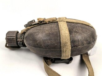 Feldflasche in Tropenausführung Wehrmacht, gebraucht, ungereinigt, defekt