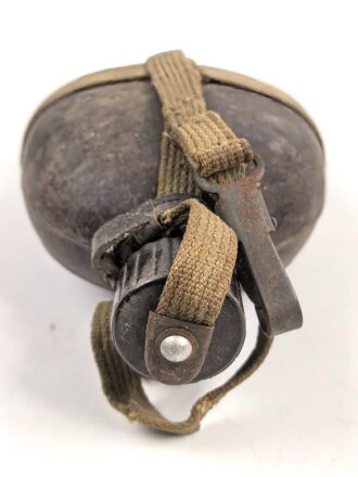 Feldflasche in Tropenausführung Wehrmacht, gebraucht, ungereinigt
