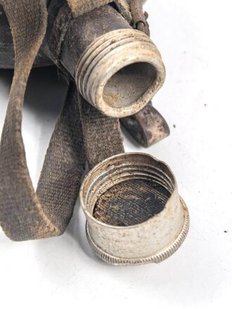 Feldflasche in Tropenausführung Wehrmacht, gebraucht, ungereinigt, defekt