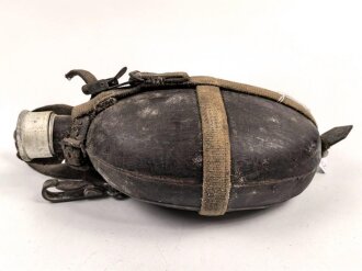 Feldflasche in Tropenausführung Wehrmacht, gebraucht, ungereinigt, defekt