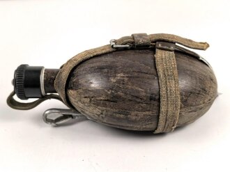 Feldflasche in Tropenausführung Wehrmacht, gebraucht, ungereinigt, Eigenwillige Konstruktion