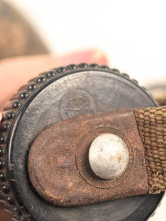 Feldflasche in Tropenausführung Wehrmacht, gebraucht, ungereinigt, Eigenwillige Konstruktion