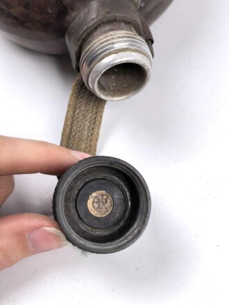 Feldflasche in Tropenausführung Wehrmacht, gebraucht, so zum Kriegsende nochmals Ausgegeben