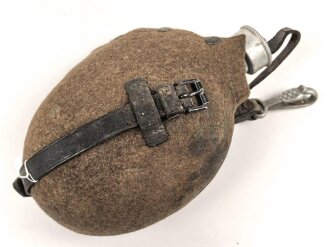 Feldflasche Wehrmacht, stark gebraucht, ungereinigt,...