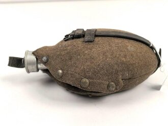 Feldflasche Wehrmacht, stark gebraucht, ungereinigt, Bezug lässt sich nicht schliessen