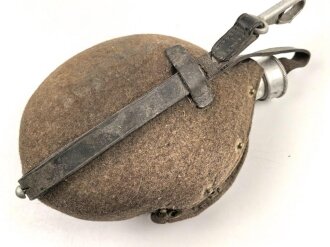 Feldflasche Wehrmacht, stark gebraucht, ungereinigt, Bezug lässt sich nicht schliessen