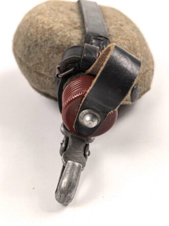 Feldflasche für Helferinnen ( kleinere Ausführung als die 0,7 Liter Flasche der Wehrmacht.
