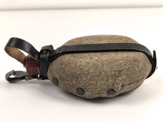 Feldflasche für Helferinnen ( kleinere Ausführung als die 0,7 Liter Flasche der Wehrmacht.