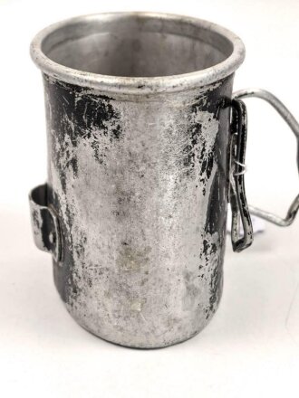 Becher für eine Feldflasche der Wehrmacht, Hersteller MN40