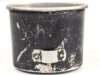 Becher  für eine Feldflasche der Wehrmacht, Hersteller MN40
