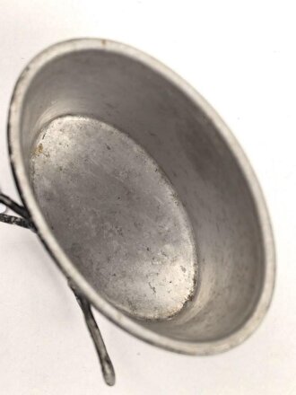 Becher  für eine Feldflasche der Wehrmacht, Hersteller MN40