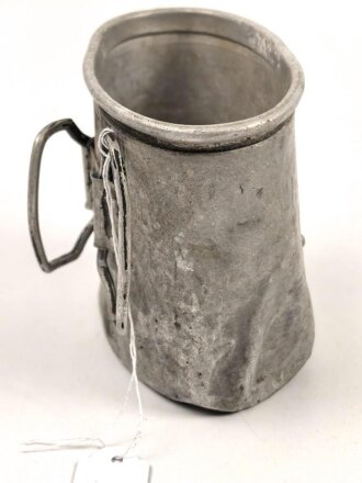 Becher  für eine Feldflasche der Wehrmacht, Hersteller MKK39