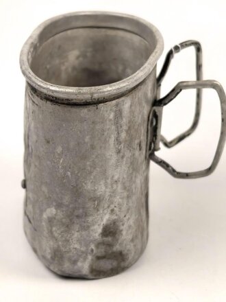 Becher  für eine Feldflasche der Wehrmacht, Hersteller MKK39