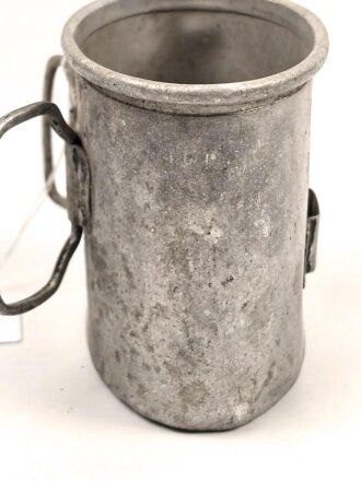 Becher  für eine Feldflasche der Wehrmacht, Hersteller OHW39