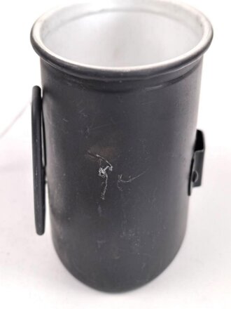 Becher für eine Feldflasche der Wehrmacht, neuzeitliche Sammleranfertigung