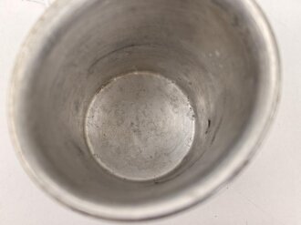 Becher für eine Feldflasche der Wehrmacht, Hersteller ESB40