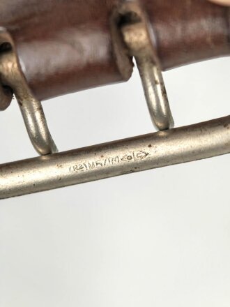 Zweidornkoppel für Offiziere von Parteiverbänden. Braunes Leder, Höhe 43mm, Gesamtlänge 129cm, RZM markiert