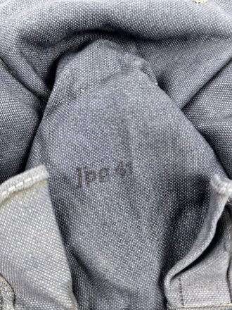 Blaue Koppeltasche für einen Ersatz Gasmaskenfilter der Wehrmacht, datiert 1943