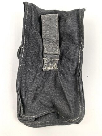 Blaue Koppeltasche für einen Ersatz Gasmaskenfilter der Wehrmacht, datiert 1943