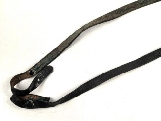Trageriemen für ein Fernglas. Schwarzes Leder, Gesamtlänge 85cm