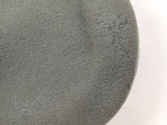 Heer, Schirmmütze für Mannschaften der Kavallerie. Kopfgrösse 57. Getragenes Stück, etliche Mottenaufrauhungen, sonst in gutem Gesamtzustand