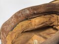 Heer, Schirmmütze für Mannschaften der Kavallerie. Kopfgrösse 57. Getragenes Stück, etliche Mottenaufrauhungen, sonst in gutem Gesamtzustand