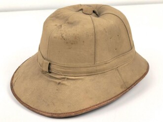 Tropenhelm Wehrmacht, oben leicht eingedrückt, Kopfgrösse 56