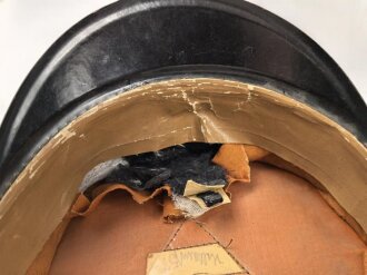 Feuerwehr III.Reich, Schirmmütze für Mannschaften. Die Biese leicht mottig, Schirm seitlich lose, Mützenkörper vorne defekt. Kopfgrösse 57