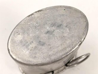 Trinkbecher aus Leichtmetall , Eigentumstück in gutem Zustand, ungereinigt