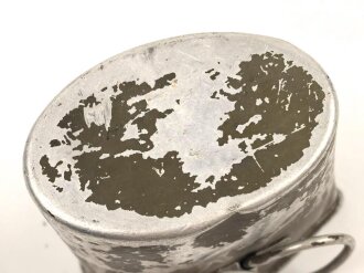 Trinkbecher aus Leichtmetall , Originallack, GNL 38, ungereinigt