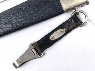 Fliegerdolch für Angehörige des Deutschen Luftsport Verband DLV. Die Klinge von SMF Solingen. Die Belederung Original, die Hakenkreuze vollständig emailliert.  Attraktives Stück