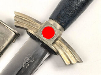 Fliegerdolch für Angehörige des Deutschen Luftsport Verband DLV. Die Klinge von SMF Solingen. Die Belederung Original, die Hakenkreuze vollständig emailliert.  Attraktives Stück